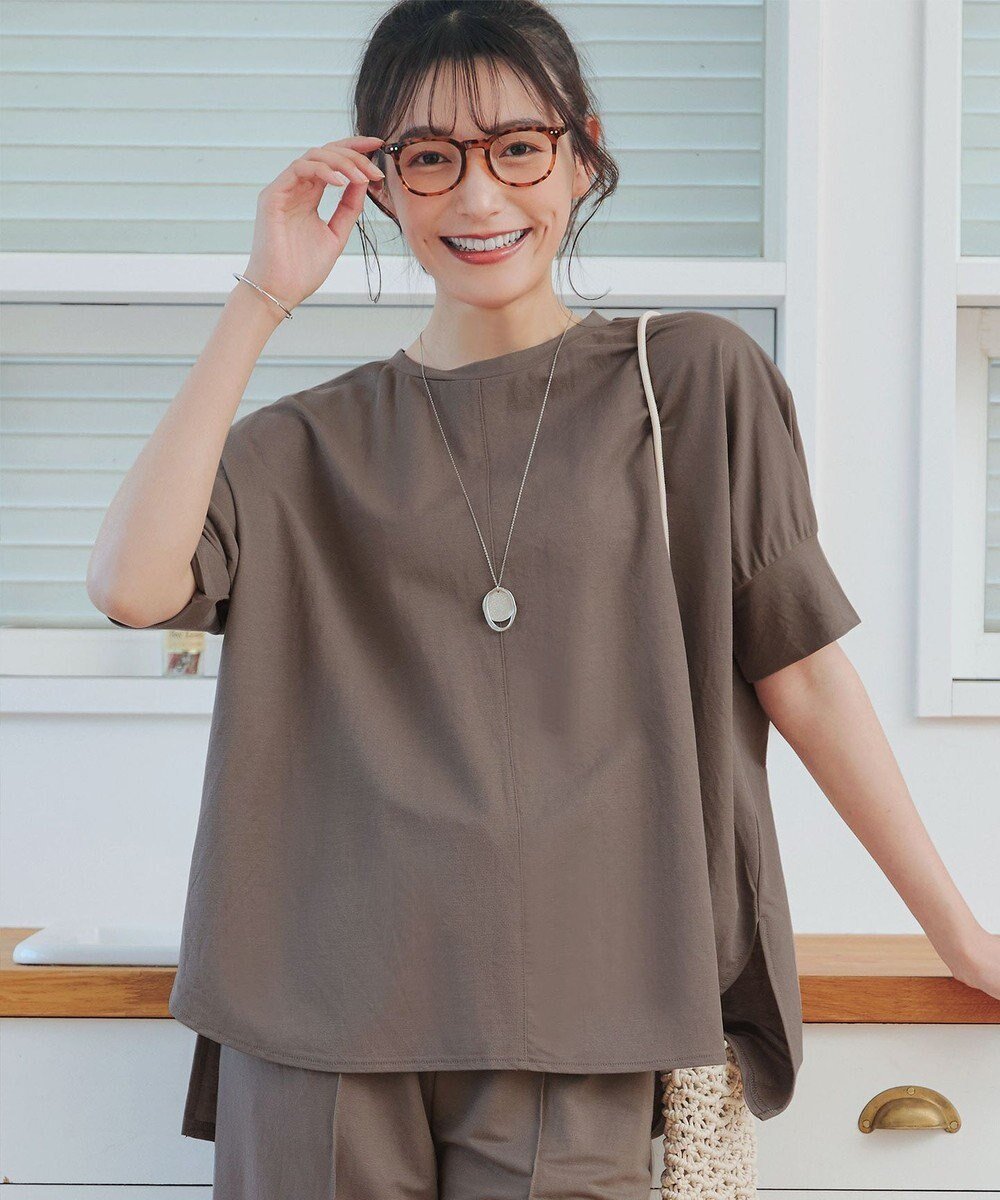 【ティアクラッセ/Tiaclasse】の【接触冷感・洗える】イージーカットソードルマントップス 人気、トレンドファッション・服の通販 founy(ファニー) 　ファッション　Fashion　レディースファッション　Fashion for Women　トップス・カットソー　Cut & Sew Tops　シャツ・ブラウス・オフィスカジュアル　Elegant Blouses & Button-Ups　ロングTシャツ・Tシャツ　Longline T-Shirts & Tees　カットソー・ベーシックTシャツ　Cut-and-Sewn Tops / Stretch Tees & Basics　春　Spring　洗える　Machine Washable　秋　Autumn　カットソー　Cut and Sewn Top　ショート　Short, Short Length　シンプル　Simple, Minimal　スリット　Slit, Slit Detail　パール　Pearl, Pearl Accent　ポケット　Pocket, Pocket Detail　半袖　Short Sleeve, Half Sleeve　ラウンド　Round, Round Neck　楽ちん　Easy Fit, Comfortable　S/S・春夏　SS, Spring/Summer, Warm Season　プチプライス・低価格　Affordable / Budget Price　おすすめ　Recommended / Our Picks　夏　Summer　 other-1|ID: prp329100004867224 ipo3291000000036256098