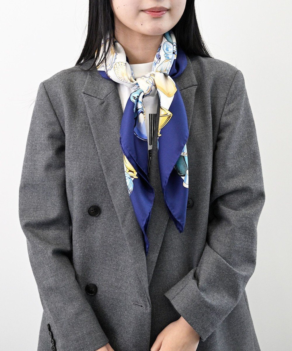 【マルカオリジナル/Marca originals】の【Marcaオリジナル】パフュームボトル 大判 シルクツイル スカーフ インテリア・キッズ・メンズ・レディースファッション・服の通販 founy(ファニー) 　ファッション　Fashion　レディースファッション　Fashion for Women　シルク　Silk, 100% Silk　スカーフ　Scarf, Neckwear　ストール　Stole, Wrap　ドレープ　Drape, Draping Fabric　ハンカチ　Handkerchief, Hanky　バンダナ　Bandana, Head Scarf　フォルム　Silhouette, Form　プリント　Print, Printed Pattern　ネイビー|ID: prp329100004867333 ipo3291000000036256576