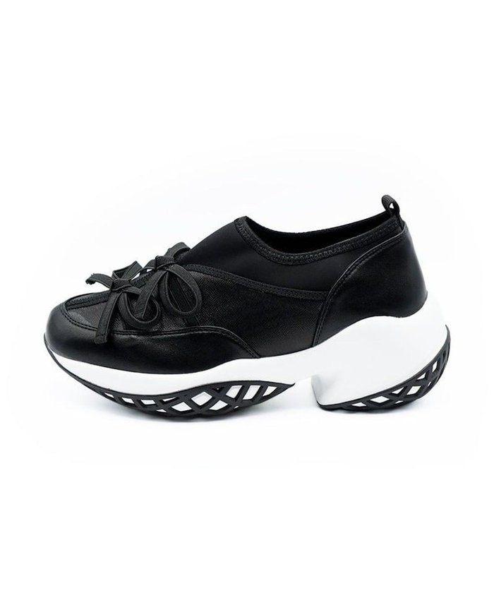 【アポム/APOM】のウォーターレジストプラットフォームリボンスニーカー インテリア・キッズ・メンズ・レディースファッション・服の通販 founy(ファニー) https://founy.com/ ファッション Fashion レディースファッション Fashion for Women 厚底 Platform Shoes クッション Cushion, Throw Pillow シューズ Shoes, Footwear スニーカー Sneakers, Trainers ダブル Double, Double-Breasted トレンド Trend, Trending Now 定番 Standard, Basic Item フェミニン Feminine, Girly リボン Ribbon, Bow |ID: prp329100004867343 ipo3291000000036256680