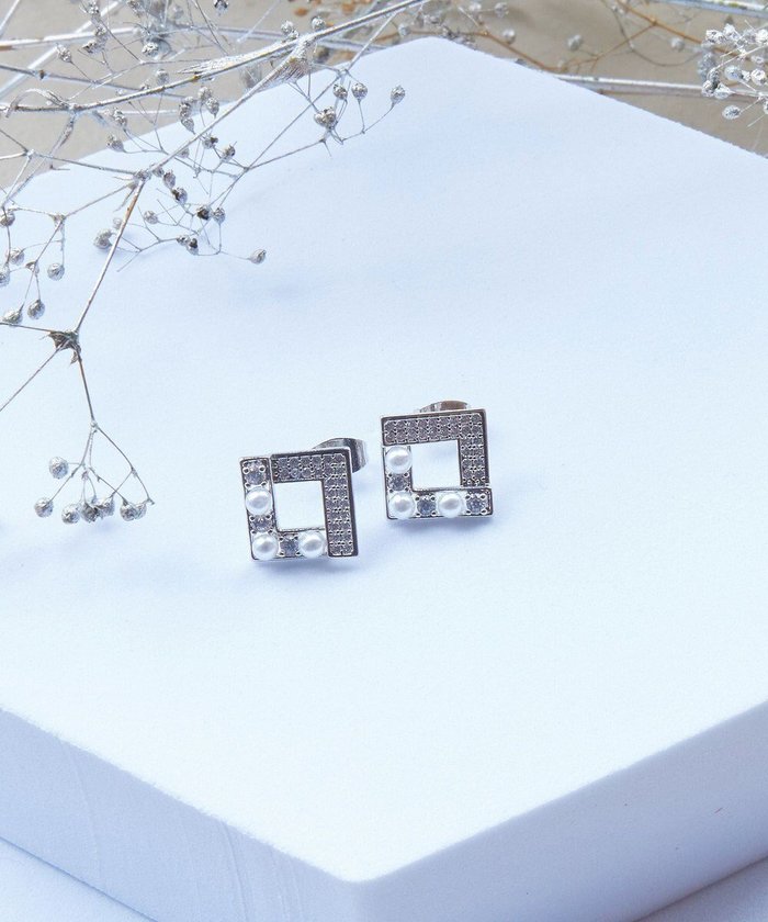 【ティアクラッセ/Tiaclasse】の【金属アレルギー対応】スクエアストーン養殖パールピアス インテリア・キッズ・メンズ・レディースファッション・服の通販 founy(ファニー) https://founy.com/ ファッション Fashion レディースファッション Fashion for Women アクセサリー Fashion Accessories コーティング Coating, Coated Finish シルバー Silver, Metallic Silver スクエア Square, Square Shape ストーン Stone, Gem-Like セレモニー Ceremony チュニック Tunic, Long Top パール Pearl, Pearl Accent ロング Long, Long-Length 再入荷 Restock / Back in Stock 新作・新入荷 New Arrivals / New In |ID: prp329100004867586 ipo3291000000036261268