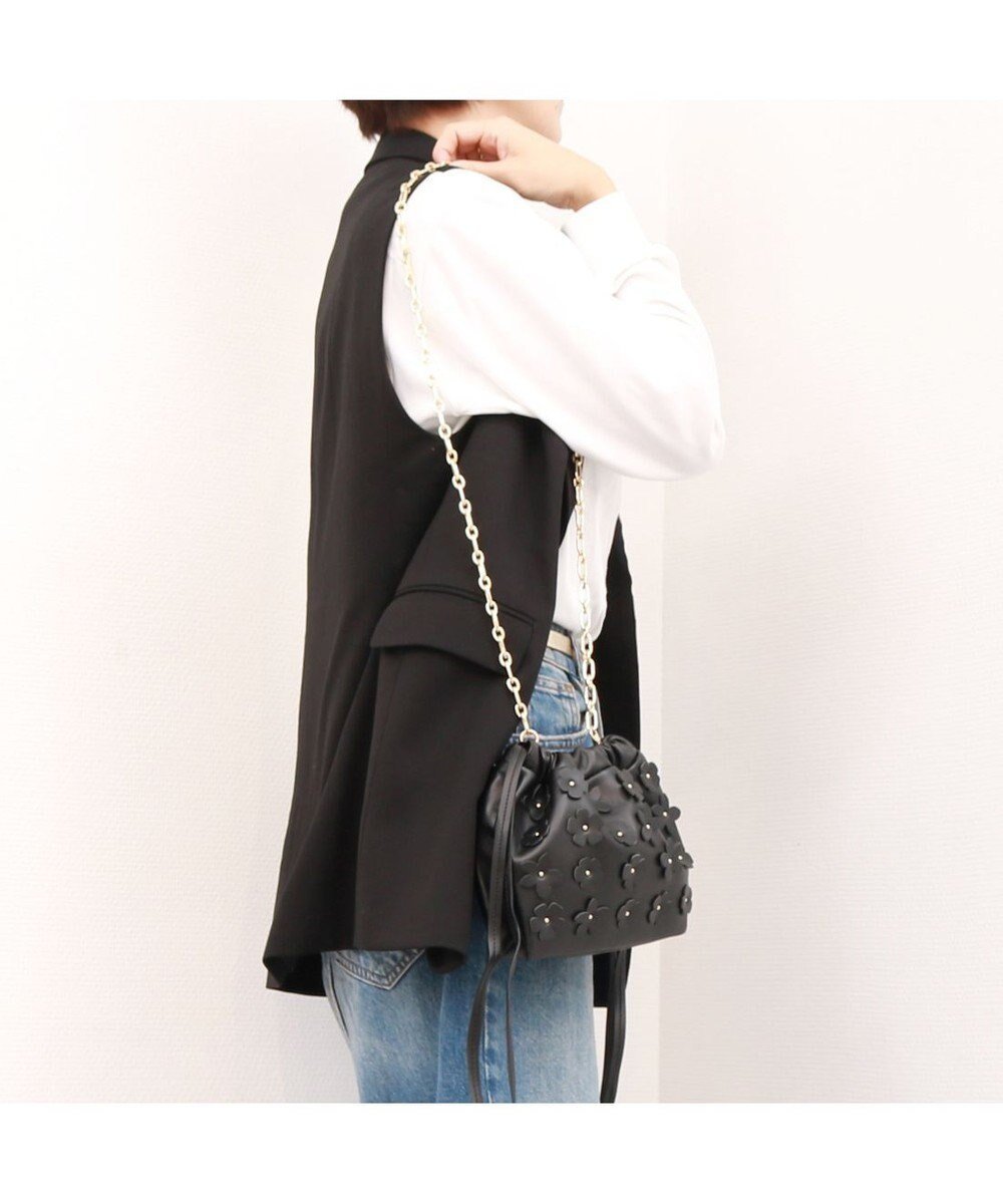 【アンビリオン/UNBILLION】のカカトゥ kakatoo / フラワードロストバッグ インテリア・キッズ・メンズ・レディースファッション・服の通販 founy(ファニー) 　ファッション　Fashion　レディースファッション　Fashion for Women　バッグ　Bags　巾着　Drawstring Bag, Kinchaku　ショルダー　Shoulder, Shoulder Strap　シンプル　Simple, Minimal　チェーン　Chain, Chain Strap　パーティ　Party, Party Style　フェミニン　Feminine, Girly　ポケット　Pocket, Pocket Detail　再入荷　Restock / Back in Stock　ブラック|ID: prp329100004867590 ipo3291000000036261304