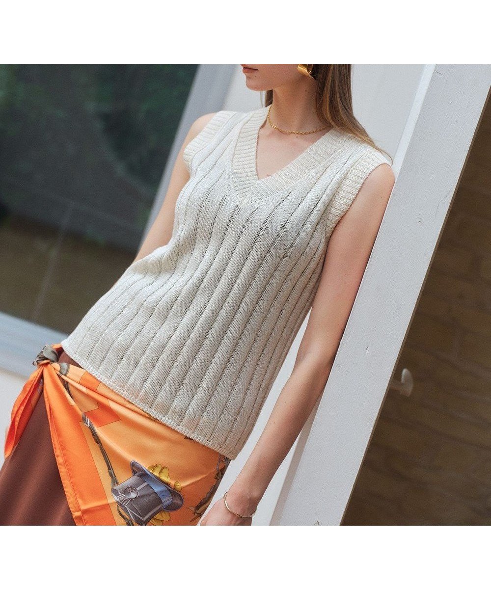【ベイジ,/BEIGE,】のOPTICAL / ペーパーヤーン Vネックリブニット インテリア・キッズ・メンズ・レディースファッション・服の通販 founy(ファニー) 　ファッション　Fashion　レディースファッション　Fashion for Women　トップス・カットソー　Cut & Sew Tops　ニット　Knit Tops & Sweaters　Vネックトップス　V-Neck Tops / V-Cut Neckline Shirts　インナー　Innerwear　春　Spring　シンプル　Simple, Minimal　ジャケット　Jacket, Outerwear　スカーフ　Scarf, Neckwear　スマート　Smart, Elegant　セーター　Sweater, Knitwear　デコルテ　Décolleté, Neckline　ノースリーブ　Sleeveless, No-Sleeve　人気　Popular, Best Seller　バランス　Balance, Style Balance　フィット　Fit, Slim Fit　ワイド　Wide, Wide Fit　ワイドリブ　Wide Rib, Wide Ribbed Knit　S/S・春夏　SS, Spring/Summer, Warm Season　夏　Summer　エレガント 上品　Elegant　ビジネス 仕事 通勤　Business / Work / Commuting　Ecru|ID: prp329100004867601 ipo3291000000036261384