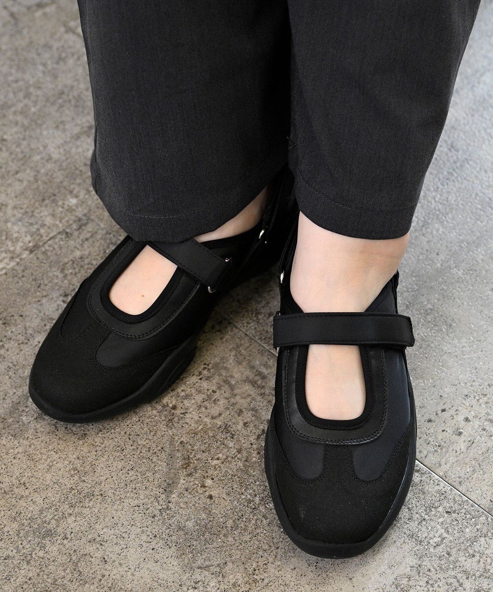 【アポム/APOM】のウォーターレジストメリージェーンスニーカー インテリア・キッズ・メンズ・レディースファッション・服の通販 founy(ファニー) ファッション Fashion レディースファッション Fashion for Women コンビ Combo, Combination Style シューズ Shoes, Footwear スニーカー Sneakers, Trainers スマート Smart, Elegant フェミニン Feminine, Girly フォルム Silhouette, Form ブラック|ID: prp329100004867640 ipo3291000000036261718