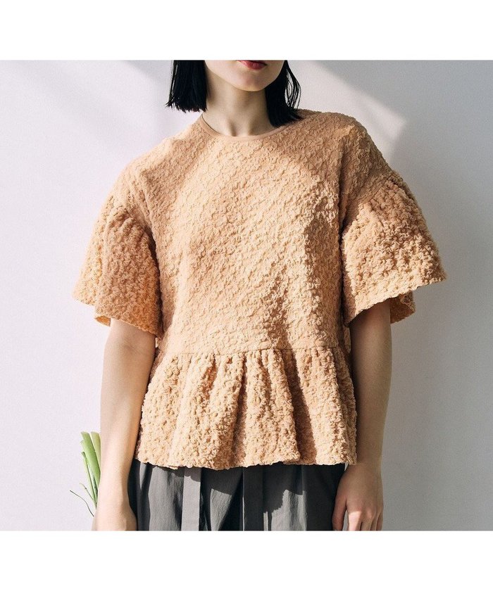 【自由区/JIYU-KU】の【カトリエムブーケ】Une forme bosselee ギャザーディテールフェミニンプルオーバー インテリア・キッズ・メンズ・レディースファッション・服の通販 founy(ファニー) https://founy.com/ ファッション Fashion レディースファッション Fashion for Women トップス・カットソー Cut & Sew Tops ニット Knit Tops & Sweaters カジュアルプルオーバー・ニットトップス Pullovers & Knit Tops / Casual Pullovers ギャザー Gathered, Ruffled ストレッチ Stretch, Stretchy Fabric セーター Sweater, Knitwear バランス Balance, Style Balance フォルム Silhouette, Form エレガント 上品 Elegant 夏 Summer 春 Spring S/S・春夏 SS, Spring/Summer, Warm Season |ID: prp329100004867645 ipo3291000000036261747