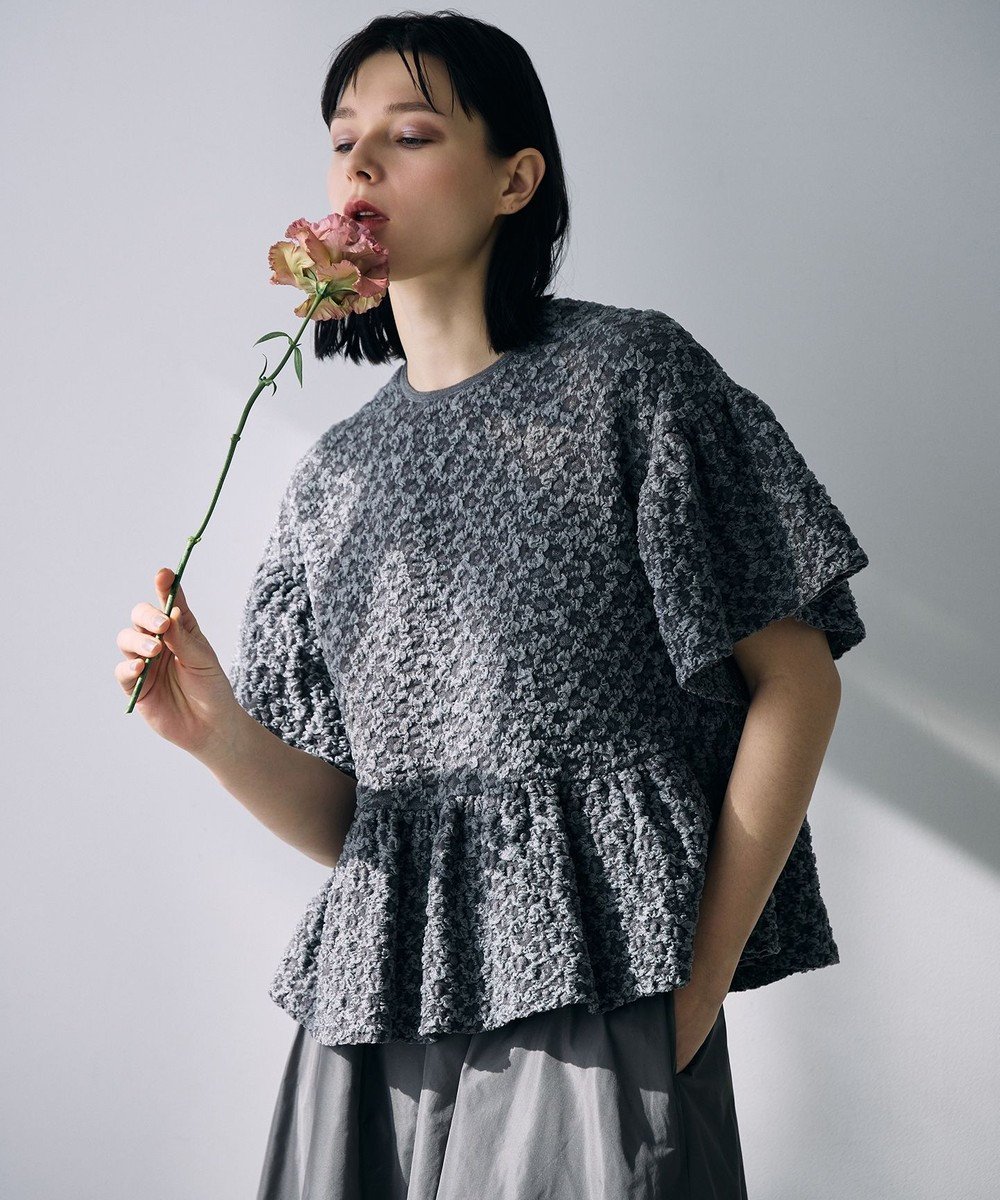 【自由区/JIYU-KU】の【カトリエムブーケ】Une forme bosselee ギャザーディテールフェミニンプルオーバー インテリア・キッズ・メンズ・レディースファッション・服の通販 founy(ファニー) 　ファッション　Fashion　レディースファッション　Fashion for Women　トップス・カットソー　Cut & Sew Tops　ニット　Knit Tops & Sweaters　カジュアルプルオーバー・ニットトップス　Pullovers & Knit Tops / Casual Pullovers　ギャザー　Gathered, Ruffled　ストレッチ　Stretch, Stretchy Fabric　セーター　Sweater, Knitwear　バランス　Balance, Style Balance　フォルム　Silhouette, Form　エレガント 上品　Elegant　夏　Summer　春　Spring　S/S・春夏　SS, Spring/Summer, Warm Season　グレー|ID: prp329100004867645 ipo3291000000036261750