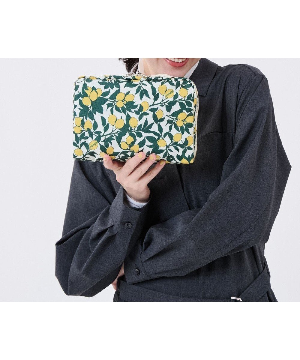 【レスポートサック/LeSportsac】のEXTRA LARGE RECTANGULAR COSMETIC/レモンオーチャード 人気、トレンドファッション・服の通販 founy(ファニー) 　ファッション　Fashion　レディースファッション　Fashion for Women　ミニ財布・二つ折り財布　Wallets & Card Cases　ポーチ&ミニバッグ　Pouches & Mini Bags　おすすめ　Recommended / Our Picks　シンプル　Simple, Minimal　ダブル　Double, Double-Breasted　プリント　Print, Printed Pattern　ポケット　Pocket, Pocket Detail　ポーチ　Pouch, Small Case　モチーフ　Motif, Design Theme　手帳　Planner, Notebook　旅行　Travel　財布　Wallet, Purse　 other-1|ID: prp329100004867698 ipo3291000000036262084