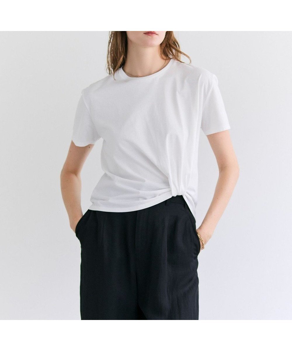 【ベイジ,/BEIGE,】のCERUSSITE / フォルムタック ドレープTシャツ インテリア・キッズ・メンズ・レディースファッション・服の通販 founy(ファニー) 　ファッション　Fashion　レディースファッション　Fashion for Women　トップス・カットソー　Cut & Sew Tops　シャツ・ブラウス・オフィスカジュアル　Elegant Blouses & Button-Ups　ロングTシャツ・Tシャツ　Longline T-Shirts & Tees　カットソー・ベーシックTシャツ　Cut-and-Sewn Tops / Stretch Tees & Basics　インナー　Innerwear　カットソー　Cut and Sewn Top　ジャケット　Jacket, Outerwear　スニーカー　Sneakers, Trainers　デニム　Denim, Jeans Material　ドレープ　Drape, Draping Fabric　フォルム　Silhouette, Form　フレア　Flare, Flared　ワイド　Wide, Wide Fit　エレガント 上品　Elegant　ビジネス 仕事 通勤　Business / Work / Commuting　半袖　Short Sleeve, Half Sleeve　夏　Summer　春　Spring　S/S・春夏　SS, Spring/Summer, Warm Season　White|ID: prp329100004867769 ipo3291000000036262794