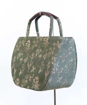 【アンドウール/AND WOOL】の花刺繍の半円バッグ 人気、トレンドファッション・服の通販 founy(ファニー) ファッション Fashion レディースファッション Fashion for Women バッグ Bags コーデュロイ Corduroy, Cord Fabric 定番 Standard, Basic Item ポケット Pocket, Pocket Detail |ID:prp329100004868155