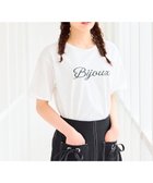 【フェルゥ/Feroux】の【洗える】Bijou刺繍Tシャツ 人気、トレンドファッション・服の通販 founy(ファニー) ファッション Fashion レディースファッション Fashion for Women トップス・カットソー Cut & Sew Tops シャツ・ブラウス・オフィスカジュアル Elegant Blouses & Button-Ups ロングTシャツ・Tシャツ Longline T-Shirts & Tees カットソー・ベーシックTシャツ Cut-and-Sewn Tops / Stretch Tees & Basics おすすめ Recommended / Our Picks カットソー Cut and Sewn Top パール Pearl, Pearl Accent フェミニン Feminine, Girly 夏 Summer 春 Spring S/S・春夏 SS, Spring/Summer, Warm Season 洗える Machine Washable thumbnail ホワイト系|ID: prp329100004868194 ipo3291000000036272764
