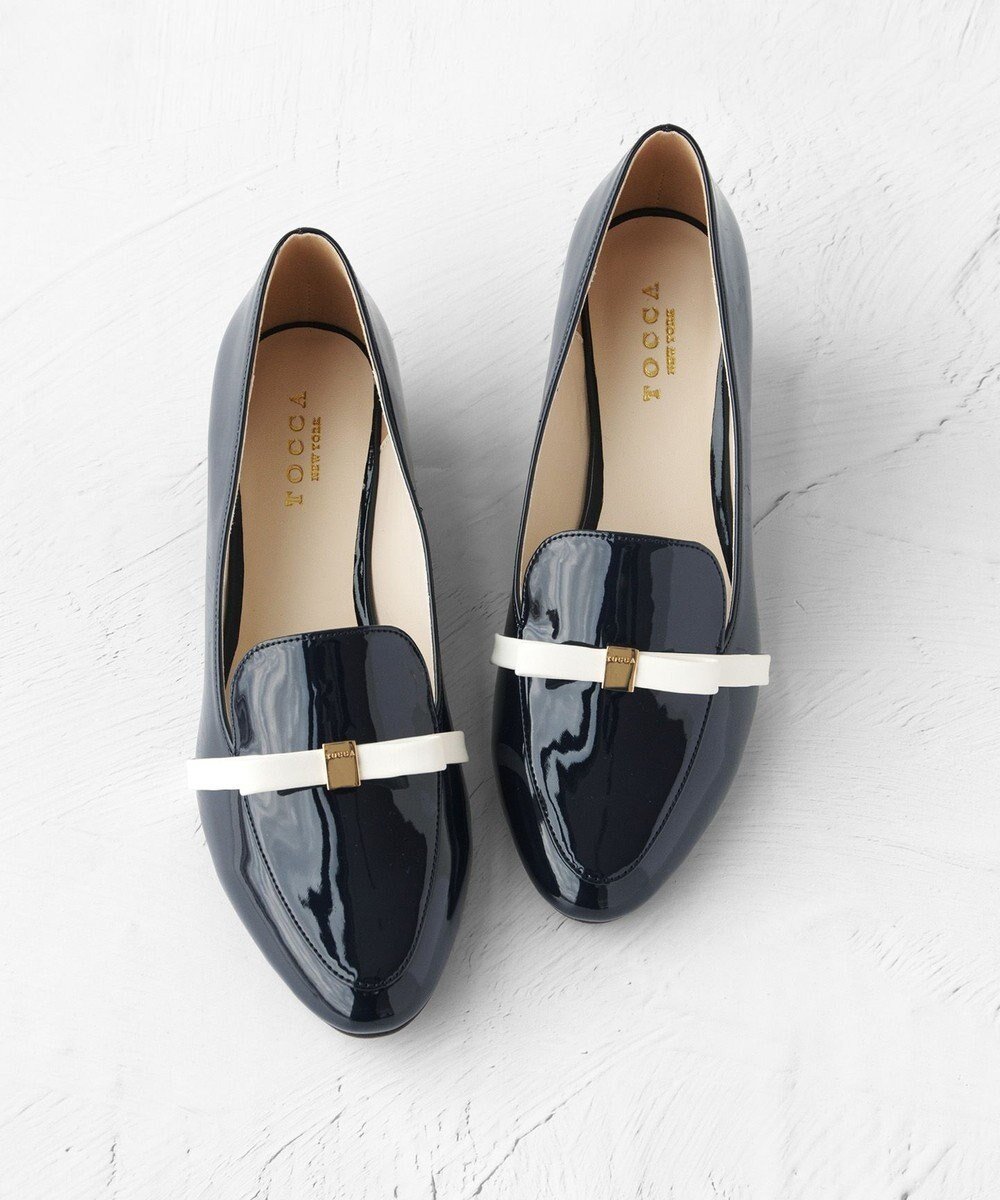 【トッカ/TOCCA】の【晴雨兼用】TINY RIBBON RAIN ROAFER レインパンプス インテリア・キッズ・メンズ・レディースファッション・服の通販 founy(ファニー) 　ファッション　Fashion　レディースファッション　Fashion for Women　エナメル　Patent Leather　エレガント 上品　Elegant　クッション　Cushion, Throw Pillow　シャイニー　Shiny, Glossy Finish　スタイリッシュ　Stylish, Fashionable　トレンド　Trend, Trending Now　フェイクレザー　Faux Leather, PU Leather　フェミニン　Feminine, Girly　フォルム　Silhouette, Form　メタル　Metal, Metal Parts　リュクス　Luxury, Elegant, High-End, Chic　A/W・秋冬　Autumn/Winter　冬　Winter / This Winter　ビジネス 仕事 通勤　Business / Work / Commuting　ネイビー系|ID: prp329100004868293 ipo3291000000036273174