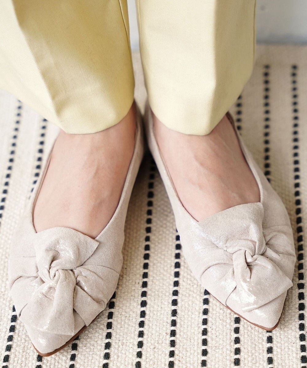 【ヌーベルローブオウ/nouvelleRobe Ou】の新色追加【本革・高反発】Butterfly knot ポインテッドトゥ パンプス インテリア・キッズ・メンズ・レディースファッション・服の通販 founy(ファニー) 　ファッション　Fashion　レディースファッション　Fashion for Women　クッション　Cushion, Throw Pillow　抗菌　Antibacterial, Bacteria-Resistant　シューズ　Shoes, Footwear　バレエ　Ballet, Ballet Style　ファブリック　Fabric, Textile　フィット　Fit, Slim Fit　フラット　Flat, Flat Shoes　モチーフ　Motif, Design Theme　おすすめ　Recommended / Our Picks　ベージュメタリック|ID: prp329100004868590 ipo3291000000036279491