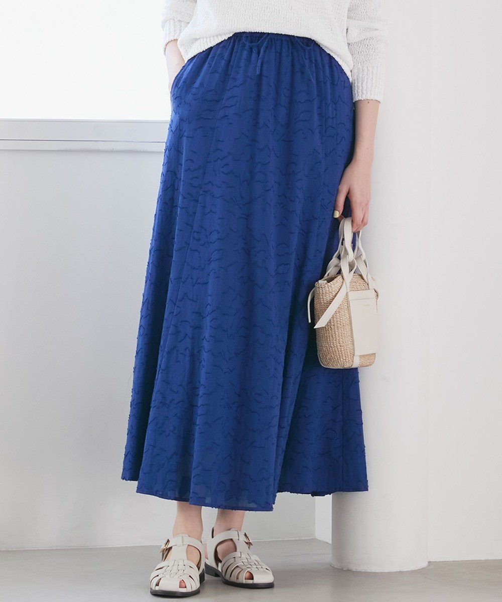 【23区/NIJYUSANKU】の【SLOW/一部店舗限定】コットンジャカード スカート インテリア・キッズ・メンズ・レディースファッション・服の通販 founy(ファニー) 　ファッション　Fashion　レディースファッション　Fashion for Women　スカート　Skirts　春　Spring　シンプル　Simple, Minimal　ジャカード／ジャガード　Jacquard, Woven Pattern　フラワー　Flower, Floral　フレア　Flare, Flared　ワッシャー　Washer, Crinkled Finish　S/S・春夏　SS, Spring/Summer, Warm Season　夏　Summer　2025年　2025　2025春夏・S/S　Spring/Summer 2025 SS25　ブルー系|ID: prp329100004868602 ipo3291000000036279647