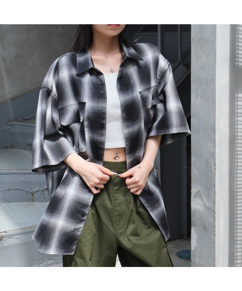 【ウィゴー/WEGO】の【ユニセックス着用ITEM/SMLサイズ展開】オンブレチェックシャツ(SS) インテリア・キッズ・メンズ・レディースファッション・服の通販 founy(ファニー) 　ファッション　Fashion　レディースファッション　Fashion for Women　トップス・カットソー　Cut & Sew Tops　シャツ・ブラウス・オフィスカジュアル　Elegant Blouses & Button-Ups　春　Spring　カーゴパンツ　Cargo Pants, Utility Pants　グラデーション　Gradient, Ombre　スマホ　Smartphone, Mobile Device　タンク　Tank Top, Sleeveless Top　チェック　Check, Plaid, Tartan　デニム　Denim, Jeans Material　トレンド　Trend, Trending Now　ビッグ　Big, Oversized　半袖　Short Sleeve, Half Sleeve　羽織　Haori, Light Jacket　ルーズ　Loose, Oversized　S/S・春夏　SS, Spring/Summer, Warm Season　おすすめ　Recommended / Our Picks　夏　Summer　柄1|ID: prp329100004868669 ipo3291000000036280780