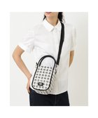 【ダックス/DAKS】のDDロゴミニハンドバッグ 人気、トレンドファッション・服の通販 founy(ファニー) ファッション Fashion レディースファッション Fashion for Women バッグ Bags おすすめ Recommended / Our Picks インナー Innerwear グラフィック Graphic, Graphic Design ショルダー Shoulder, Shoulder Strap ポケット Pocket, Pocket Detail マグネット Magnet, Magnetic Closure ラウンド Round, Round Neck thumbnail ブラック|ID: prp329100004868688 ipo3291000000036281086