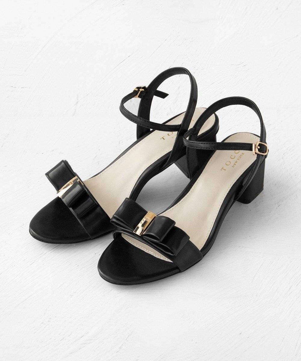 【トッカ/TOCCA】のNOBLE RIBBON SANDALS サンダル インテリア・キッズ・メンズ・レディースファッション・服の通販 founy(ファニー) 　ファッション　Fashion　レディースファッション　Fashion for Women　2026年　2026　おすすめ　Recommended / Our Picks　アシンメトリー　Asymmetrical Style　クッション　Cushion, Throw Pillow　サマー　Summer, Summer Style　サンダル　Sandals, Summer Shoes　シンプル　Simple, Minimal　センター　Center, Center Line　デニム　Denim, Jeans Material　ドレス　Dress, One-Piece　フロント　Front, Front Design　ブロック　Block, Solid Block Pattern　メタル　Metal, Metal Parts　モダン　Modern, Contemporary　リゾート　Resort, Vacation Style　リボン　Ribbon, Bow　夏　Summer　春　Spring　S/S・春夏　SS, Spring/Summer, Warm Season　ビジネス 仕事 通勤　Business / Work / Commuting　ブラック系|ID: prp329100004868705 ipo3291000000036281246