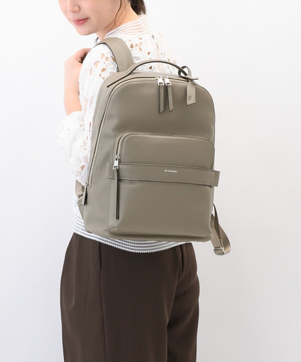 【エースバッグズアンドラゲッジ/ACE BAGS & LUGGAGE】のW .Day/Night ティルカ ラウンドリュック A4サイズ 14.0インチPC収納 19182 ダブルアンドデイナイト インテリア・キッズ・メンズ・レディースファッション・服の通販 founy(ファニー) 　ファッション　Fashion　レディースファッション　Fashion for Women　バッグ　Bags　クッション　Cushion, Throw Pillow　傘　Umbrella, Parasol　スマート　Smart, Elegant　スリーブ　Sleeve, Long Sleeve / Short Sleeve　セットアップ　Set-Up, Coordinated Outfit　フロント　Front, Front Design　プレーン　Plain, Simple　ベーシック　Basic, Essential　ポケット　Pocket, Pocket Detail　ラウンド　Round, Round Neck　リュック　Backpack, Rucksack　おすすめ　Recommended / Our Picks　旅行　Travel　スーツケース キャリーケース　Suitcase / Carry Case　ビジネス 仕事 通勤　Business / Work / Commuting　グレージュ|ID: prp329100004868709 ipo3291000000036281289
