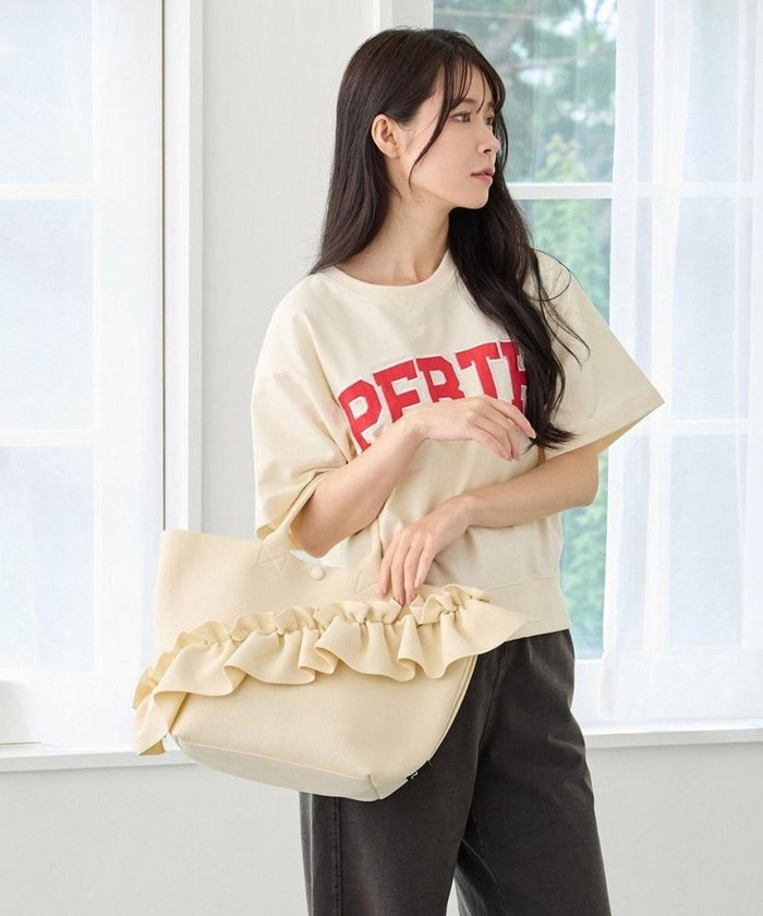 【ルートート/ROOTOTE】の3538【ルートート】EU.デリ.ルフルラッフル-A インテリア・キッズ・メンズ・レディースファッション・服の通販 founy(ファニー) https://founy.com/ ファッション Fashion レディースファッション Fashion for Women バッグ Bags カメラ Camera Accessories スマホ Smartphone, Mobile Device 財布 Wallet, Purse ドット Polka Dot, Dot Pattern ハンカチ Handkerchief, Hanky パターン Pattern, Design Print フォルム Silhouette, Form フリル Frill, Ruffle ポケット Pocket, Pocket Detail ポーチ Pouch, Small Case 新作・新入荷 New Arrivals / New In |ID: prp329100004868745 ipo3291000000036281644