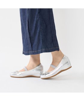 【リズ ラフィーネ/Riz raffinee】のRiz raffinee 【3E】バレエスニーカー 人気、トレンドファッション・服の通販 founy(ファニー) ファッション Fashion レディースファッション Fashion for Women インソール Shoe Insole エレガント 上品 Elegant オケージョン Occasion Wear シューズ Shoes, Footwear シンプル Simple, Minimal スタンダード Standard, Basic スニーカー Sneakers, Trainers トレンド Trend, Trending Now バレエ Ballet, Ballet Style フェミニン Feminine, Girly ベーシック Basic, Essential セレモニー Ceremony 卒業式 Graduation Ceremony ビジネス 仕事 通勤 Business / Work / Commuting |ID:prp329100004868756