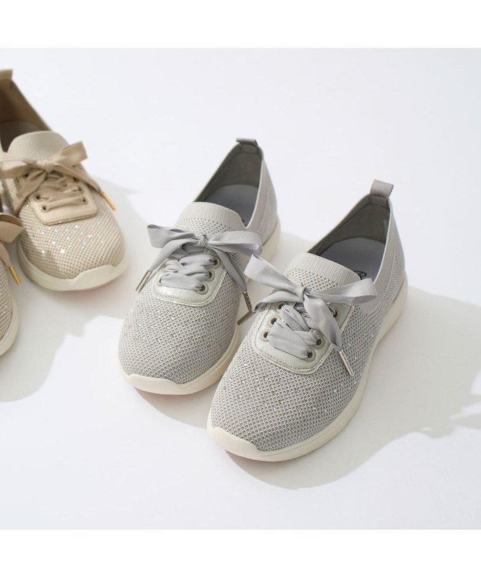【リズ ラフィーネ/Riz raffinee】のRiz raffinee ラインストーンニットスニーカー インテリア・キッズ・メンズ・レディースファッション・服の通販 founy(ファニー) https://founy.com/ ファッション Fashion レディースファッション Fashion for Women トップス・カットソー Cut & Sew Tops ニット Knit Tops & Sweaters エレガント 上品 Elegant オケージョン Occasion Wear 厚底 Platform Shoes シンプル Simple, Minimal ストーン Stone, Gem-Like スニーカー Sneakers, Trainers トレンド Trend, Trending Now フィット Fit, Slim Fit フェミニン Feminine, Girly ベーシック Basic, Essential レース Lace, Lace Fabric セレモニー Ceremony 卒業式 Graduation Ceremony ビジネス 仕事 通勤 Business / Work / Commuting |ID: prp329100004868757 ipo3291000000036281730