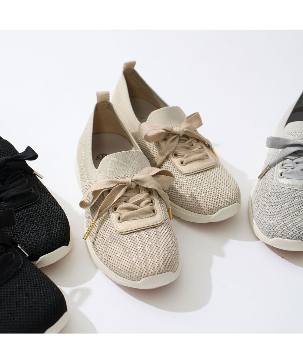 【リズ ラフィーネ/Riz raffinee】のRiz raffinee ラインストーンニットスニーカー インテリア・キッズ・メンズ・レディースファッション・服の通販 founy(ファニー) 　ファッション　Fashion　レディースファッション　Fashion for Women　トップス・カットソー　Cut & Sew Tops　ニット　Knit Tops & Sweaters　エレガント 上品　Elegant　オケージョン　Occasion Wear　厚底　Platform Shoes　シンプル　Simple, Minimal　ストーン　Stone, Gem-Like　スニーカー　Sneakers, Trainers　トレンド　Trend, Trending Now　フィット　Fit, Slim Fit　フェミニン　Feminine, Girly　ベーシック　Basic, Essential　レース　Lace, Lace Fabric　セレモニー　Ceremony　卒業式　Graduation Ceremony　ビジネス 仕事 通勤　Business / Work / Commuting　ライトベージュ|ID: prp329100004868757 ipo3291000000036281733