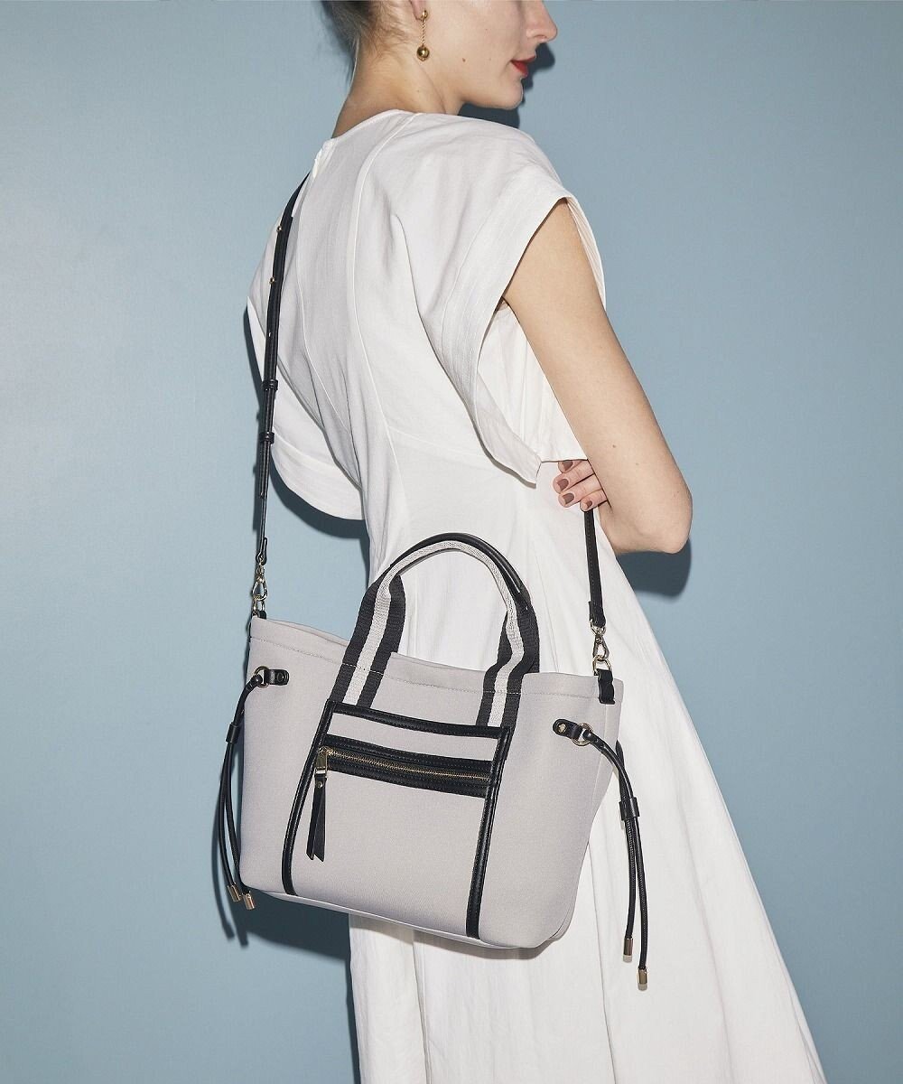 【トプカピ/TOPKAPI】の【新色追加】【TREASURE TOPKAPI】ネオプレン フロントポケット 2way ショルダー付き ミニトートバッグ インテリア・キッズ・メンズ・レディースファッション・服の通販 founy(ファニー) 　ファッション　Fashion　レディースファッション　Fashion for Women　バッグ　Bags　ショルダー　Shoulder, Shoulder Strap　スマート　Smart, Elegant　チャーム　Charm, Pendant　パイピング　Piping, Trim Design　フェイクレザー　Faux Leather, PU Leather　フロント　Front, Front Design　ポケット　Pocket, Pocket Detail　ビジネス 仕事 通勤　Business / Work / Commuting　グレー|ID: prp329100004869170 ipo3291000000036286858