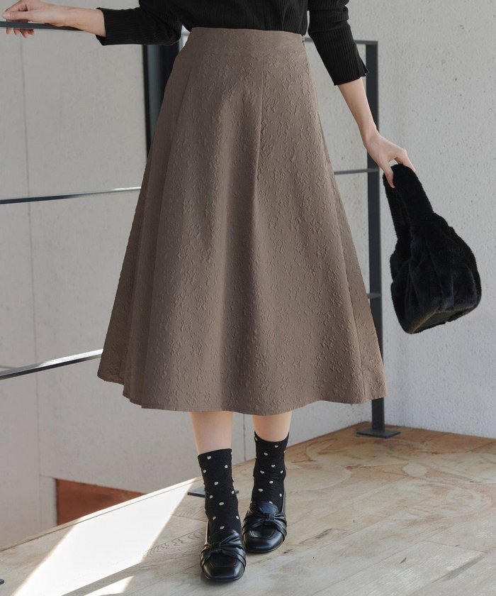 【ティアクラッセ/Tiaclasse】のふくれジャガードタックフレアスカート インテリア・キッズ・メンズ・レディースファッション・服の通販 founy(ファニー) https://founy.com/ ファッション Fashion レディースファッション Fashion for Women スカート Skirts Aライン・フレアスカート A-Line & Flared Skirts アクセサリー Fashion Accessories ウォッシャブル Machine Washable 春 Spring 洗える Machine Washable 秋 Autumn カーディガン Cardigan, Knitwear ジャカード／ジャガード Jacquard, Woven Pattern チュニック Tunic, Long Top トレンド Trend, Trending Now フェミニン Feminine, Girly フレア Flare, Flared ポケット Pocket, Pocket Detail リラックス Relax, Relaxed Fit S/S・春夏 SS, Spring/Summer, Warm Season 再入荷 Restock / Back in Stock 夏 Summer エレガント 上品 Elegant 新作・新入荷 New Arrivals / New In |ID: prp329100004869281 ipo3291000000036287595