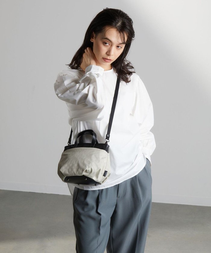 【イザック/Y'SACCS】のPolka Dots タックラウンド2WAYミニマムトート インテリア・キッズ・メンズ・レディースファッション・服の通販 founy(ファニー) https://founy.com/ ファッション Fashion レディースファッション Fashion for Women バッグ Bags ジャカード／ジャガード Jacquard, Woven Pattern スマート Smart, Elegant ドット Polka Dot, Dot Pattern 定番 Standard, Basic Item バケツ Bucket, Bucket Style フォルム Silhouette, Form ポケット Pocket, Pocket Detail マグネット Magnet, Magnetic Closure ラウンド Round, Round Neck エレガント 上品 Elegant |ID: prp329100004869286 ipo3291000000036287670