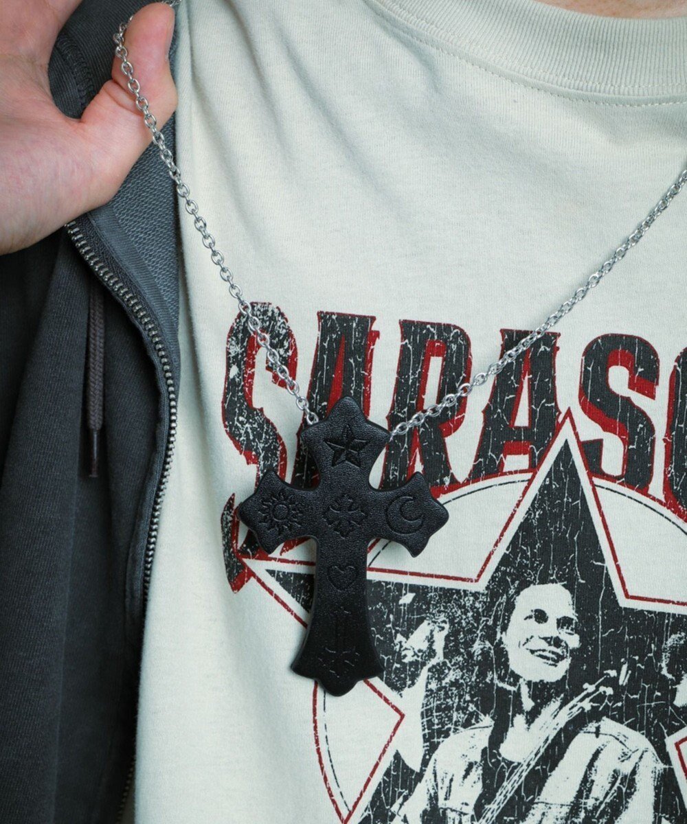 【ウィゴー/WEGO】の【ユニセックス着用ITEM】MPUエンボスロゴクロスネックレス インテリア・キッズ・メンズ・レディースファッション・服の通販 founy(ファニー) 　ファッション　Fashion　レディースファッション　Fashion for Women　ジュエリー　Jewelry　ネックレス　Necklaces & Pendants　アクセサリー　Fashion Accessories　シンプル　Simple, Minimal　スマホ　Smartphone, Mobile Device　チェーン　Chain, Chain Strap　ネックレス　Necklace, Pendant Necklace　ブラック|ID: prp329100004869352 ipo3291000000036288767