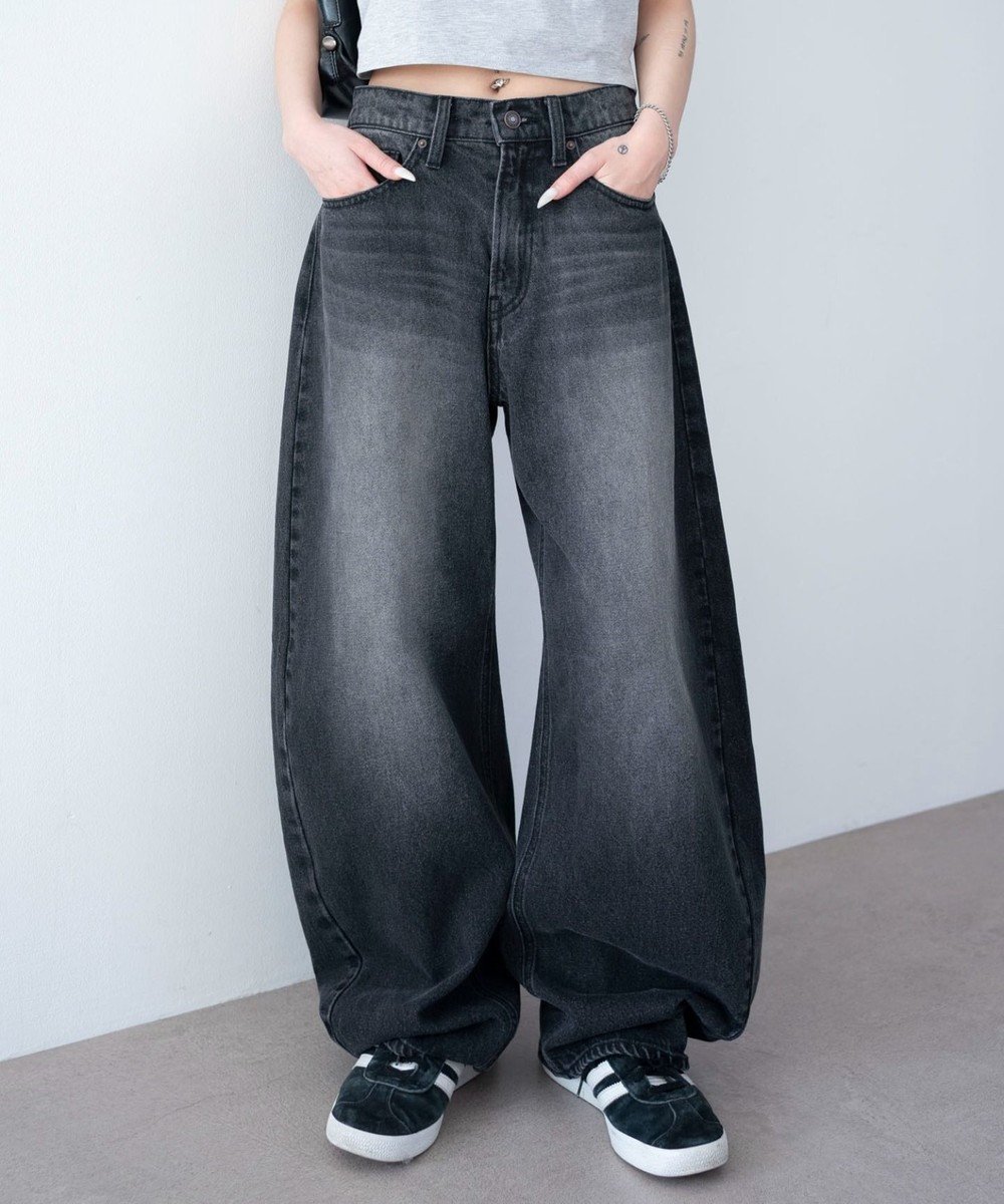 【ウィゴー/WEGO】のワイドカーブデニムパンツ インテリア・キッズ・メンズ・レディースファッション・服の通販 founy(ファニー) 　ファッション　Fashion　レディースファッション　Fashion for Women　パンツ　Pants & Trousers　デニムパンツ・ジーンズ・美脚デニム　Denim Jeans & Pants　春　Spring　秋　Autumn　コンパクト　Compact, Small Size　ショート　Short, Short Length　シンプル　Simple, Minimal　スウェット / スエット　Sweatshirt, Sweatwear　スニーカー　Sneakers, Trainers　スマホ　Smartphone, Mobile Device　デニム　Denim, Jeans Material　トレンド　Trend, Trending Now　バランス　Balance, Style Balance　パターン　Pattern, Design Print　フィット　Fit, Slim Fit　冬　Winter / This Winter　S/S・春夏　SS, Spring/Summer, Warm Season　夏　Summer　デニムブラックソノタ|ID: prp329100004869363 ipo3291000000036288864