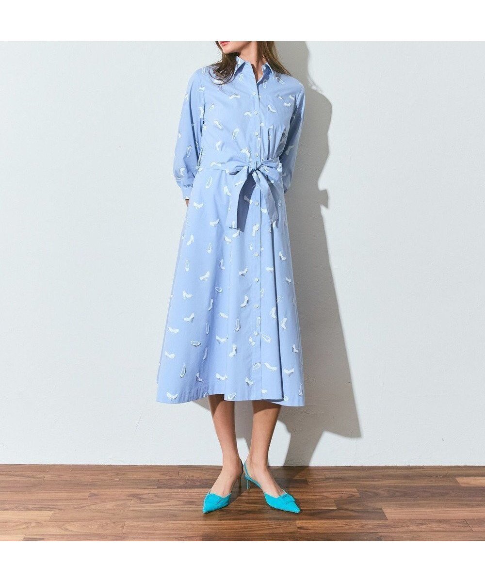 【グレース コンチネンタル/GRACE CONTINENTAL】のヒールプリントシャツドレス インテリア・キッズ・メンズ・レディースファッション・服の通販 founy(ファニー) 　ファッション　Fashion　レディースファッション　Fashion for Women　ワンピース　Dresses　フォーマル・パーティードレス・結婚式用ドレス　Elegant & Casual Dresses　シャツワンピース / 1枚で着映えコーデ　Shirt Dresses　タイプライター　Typewriter Fabric, Crisp Cotton　モチーフ　Motif, Design Theme　夏　Summer　春　Spring　S/S・春夏　SS, Spring/Summer, Warm Season　ブルー|ID: prp329100004869398 ipo3291000000036289230