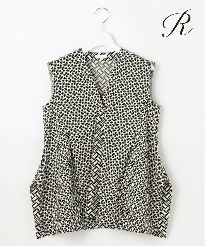 【23区/NIJYUSANKU】の【R(アール)】ジオメトリックプリント ハンカチヘム ブラウス インテリア・キッズ・メンズ・レディースファッション・服の通販 founy(ファニー) https://founy.com/ ファッション Fashion レディースファッション Fashion for Women トップス・カットソー Cut & Sew Tops シャツ・ブラウス・オフィスカジュアル Elegant Blouses & Button-Ups 春 Spring カッティング Cutting Detail クラシック Classic, Timeless Style スクエア Square, Square Shape ストレッチ Stretch, Stretchy Fabric セットアップ Set-Up, Coordinated Outfit タイプライター Typewriter Fabric, Crisp Cotton ノースリーブ Sleeveless, No-Sleeve 人気 Popular, Best Seller ハンカチ Handkerchief, Hanky プリント Print, Printed Pattern S/S・春夏 SS, Spring/Summer, Warm Season おすすめ Recommended / Our Picks 夏 Summer 2025年 2025 2025春夏・S/S Spring/Summer 2025 SS25 |ID: prp329100004869629 ipo3291000000036293328