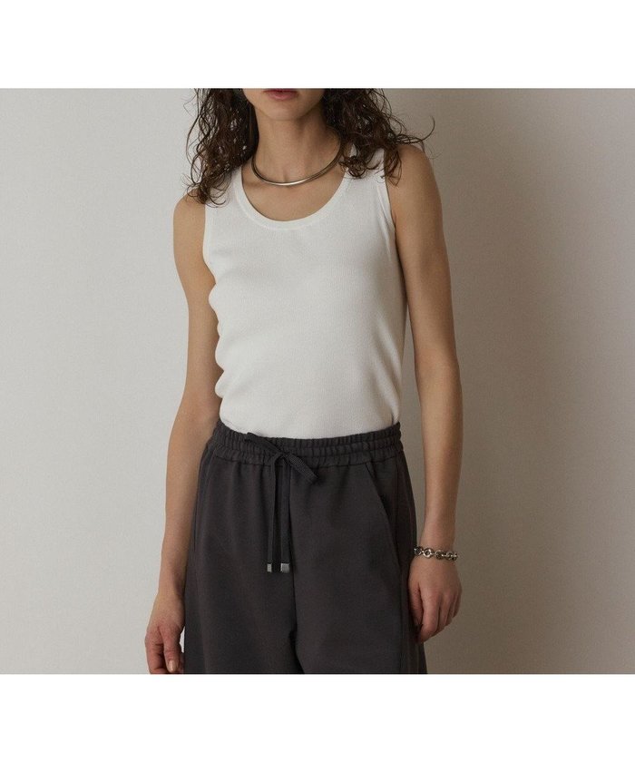 【グレース コンチネンタル/GRACE CONTINENTAL】のUネックリブニットトップ インテリア・キッズ・メンズ・レディースファッション・服の通販 founy(ファニー) https://founy.com/ ファッション Fashion レディースファッション Fashion for Women トップス・カットソー Cut & Sew Tops ニット Knit Tops & Sweaters インナー Innerwear カーディガン Cardigan, Knitwear シンプル Simple, Minimal ストレッチ Stretch, Stretchy Fabric セーター Sweater, Knitwear ノースリーブ Sleeveless, No-Sleeve 夏 Summer 定番 Standard, Basic Item 春 Spring S/S・春夏 SS, Spring/Summer, Warm Season |ID: prp329100004869662 ipo3291000000036293546