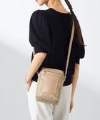 【イザック/Y'SACCS】の小西真奈美×Y SACCS コンビスクエアショルダーバッグ グレージュ|ID: prp329100004869975 ipo3291000000036295505