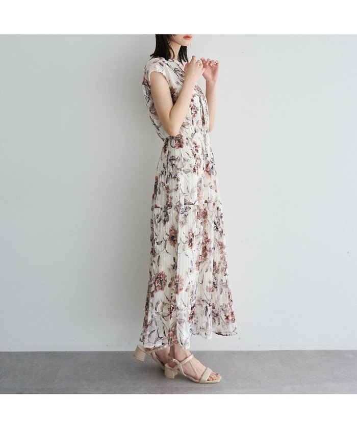 【イェッカ ヴェッカ/YECCA VECCA】のフラワー柄シアープリーツワンピース インテリア・キッズ・メンズ・レディースファッション・服の通販 founy(ファニー) https://founy.com/ ファッション Fashion レディースファッション Fashion for Women ワンピース Dresses エレガント 上品 Elegant シアー Sheer, See-Through スキッパー Skipper, Open Collar フォーマル Formal, Dressy フラワー Flower, Floral フロント Front, Front Design プリーツ Pleats, Pleated ポケット Pocket, Pocket Detail ロング Long, Long-Length 夏 Summer 春 Spring S/S・春夏 SS, Spring/Summer, Warm Season |ID: prp329100004870249 ipo3291000000036299055