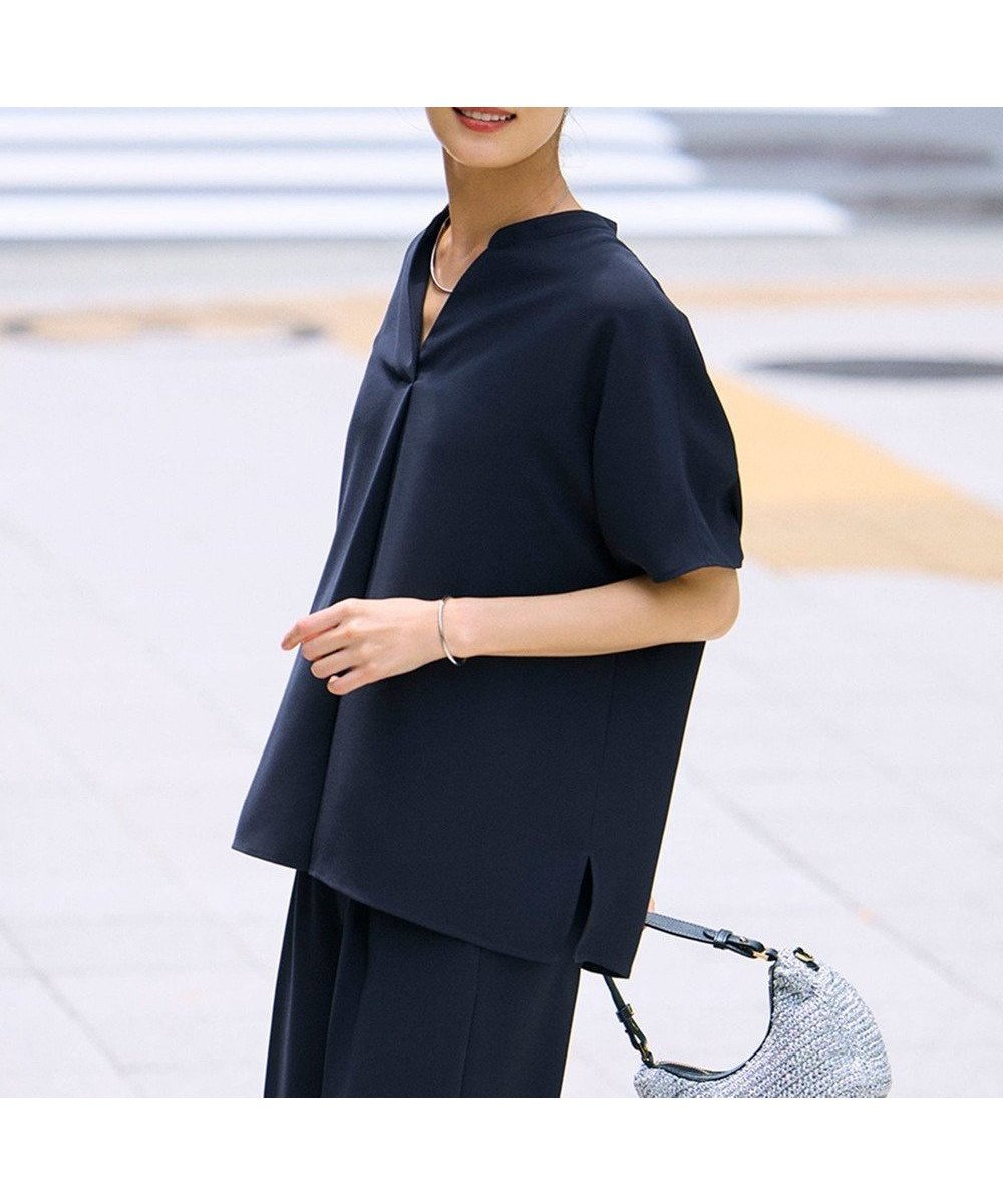 【23区/NIJYUSANKU】の【吸水速乾/UVカット/接触冷感】ストレッチジョーゼット バンドカラー カットソー インテリア・キッズ・メンズ・レディースファッション・服の通販 founy(ファニー) 　ファッション　Fashion　レディースファッション　Fashion for Women　トップス・カットソー　Cut & Sew Tops　シャツ・ブラウス・オフィスカジュアル　Elegant Blouses & Button-Ups　ロングTシャツ・Tシャツ　Longline T-Shirts & Tees　カットソー・ベーシックTシャツ　Cut-and-Sewn Tops / Stretch Tees & Basics　春　Spring　カットソー　Cut and Sewn Top　吸水　Absorbent, Quick-Dry　シンプル　Simple, Minimal　ジョーゼット　Georgette, Semi-Sheer Fabric　スキッパー　Skipper, Open Collar　ストレッチ　Stretch, Stretchy Fabric　セットアップ　Set-Up, Coordinated Outfit　ワイド　Wide, Wide Fit　S/S・春夏　SS, Spring/Summer, Warm Season　夏　Summer　エレガント 上品　Elegant　ビジネス 仕事 通勤　Business / Work / Commuting　2025年　2025　2025春夏・S/S　Spring/Summer 2025 SS25　ネイビー系|ID: prp329100004870327 ipo3291000000036299678