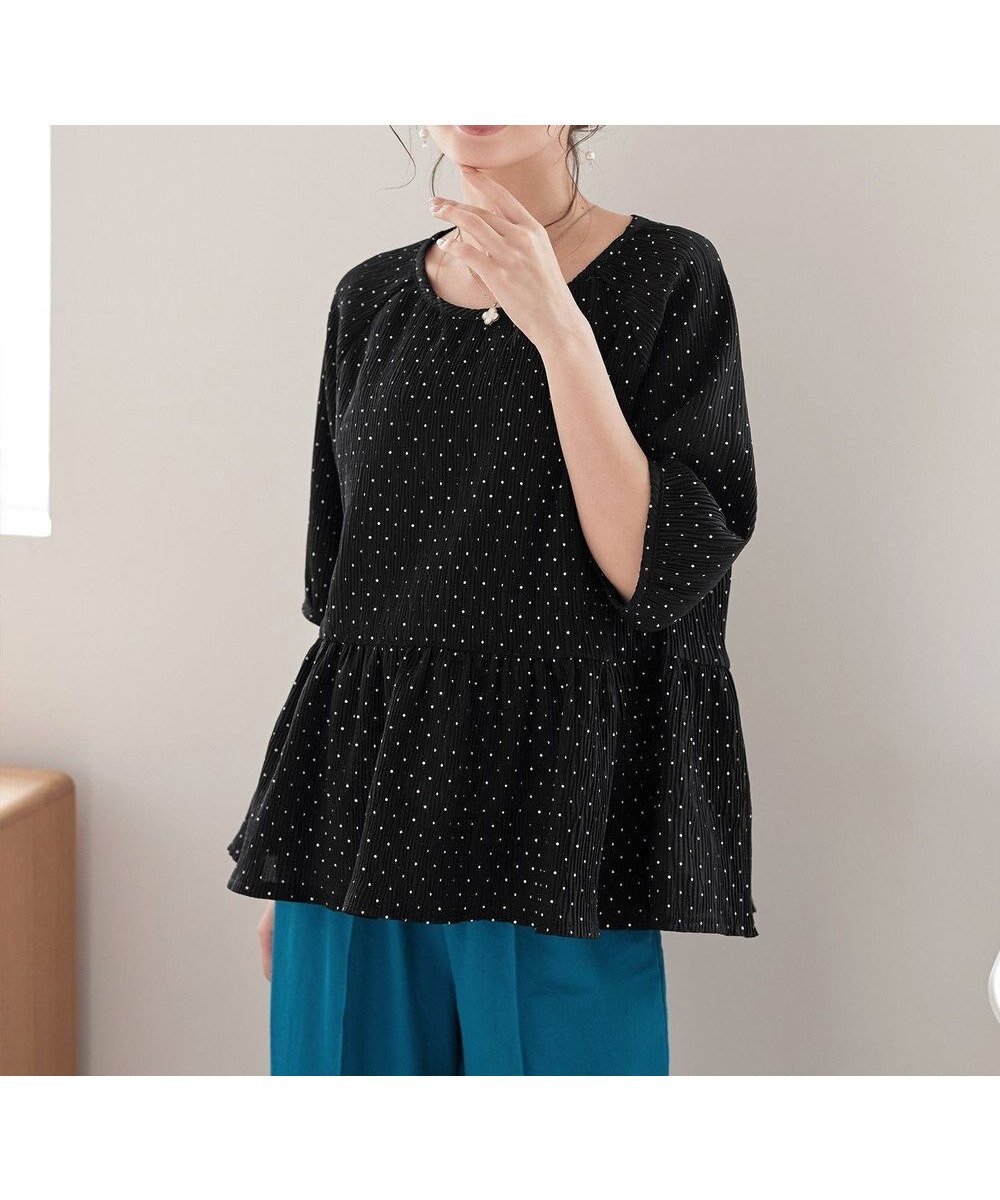 【ティアクラッセ/Tiaclasse】の【洗える】楊柳ドットギャザーブラウス インテリア・キッズ・メンズ・レディースファッション・服の通販 founy(ファニー) 　ファッション　Fashion　レディースファッション　Fashion for Women　トップス・カットソー　Cut & Sew Tops　シャツ・ブラウス・オフィスカジュアル　Elegant Blouses & Button-Ups　おすすめ　Recommended / Our Picks　シアー　Sheer, See-Through　スリーブ　Sleeve, Long Sleeve / Short Sleeve　トレンド　Trend, Trending Now　ドット　Polka Dot, Dot Pattern　フレア　Flare, Flared　プリント　Print, Printed Pattern　ペプラム　Peplum, Flared Hem　ポケット　Pocket, Pocket Detail　ラウンド　Round, Round Neck　エレガント 上品　Elegant　夏　Summer　春　Spring　S/S・春夏　SS, Spring/Summer, Warm Season　楽ちん　Easy Fit, Comfortable　洗える　Machine Washable　ブラック|ID: prp329100004870355 ipo3291000000036299822