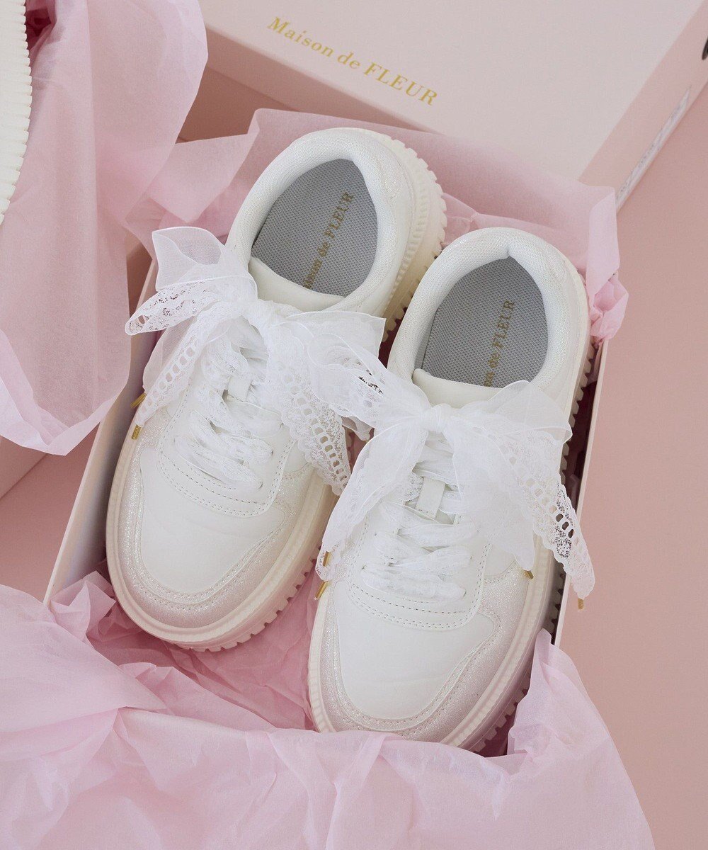 【メゾンドフルール/Maison de FLEUR】のレースリボン厚底スニーカー 人気、トレンドファッション・服の通販 founy(ファニー) 　ファッション　Fashion　レディースファッション　Fashion for Women　インソール　Shoe Insole　厚底　Platform Shoes　春　Spring　くるぶし　Ankle-Length　グリッター　Glitter, Sparkle　コンビ　Combo, Combination Style　シフォン　Chiffon, Lightweight Fabric　スニーカー　Sneakers, Trainers　人気　Popular, Best Seller　フェミニン　Feminine, Girly　フラット　Flat, Flat Shoes　リボン　Ribbon, Bow　レース　Lace, Lace Fabric　おすすめ　Recommended / Our Picks　 other-1|ID: prp329100004870386 ipo3291000000036299965