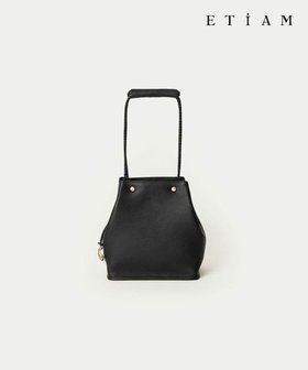 【五大陸/GOTAIRIKU】の【ETIAM】シュリンク ドローストリングバッグ《Cocoon》 人気、トレンドファッション・服の通販 founy(ファニー) ファッション Fashion レディースファッション Fashion for Women イタリア Italy グログラン Grosgrain, Grosgrain Ribbon 財布 Wallet, Purse ドローストリング Drawstring, Pull Cord パイピング Piping, Trim Design フォーマル Formal, Dressy フレーム Frame, Outline マグネット Magnet, Magnetic Closure ラグジュアリー Luxury, Elegant エレガント 上品 Elegant ビジネス 仕事 通勤 Business / Work / Commuting |ID:prp329100004870682