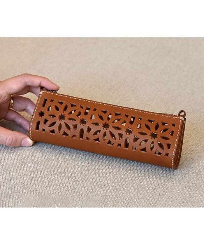【ゲンテン/genten】のカットワーク ペンケース インテリア・キッズ・メンズ・レディースファッション・服の通販 founy(ファニー) https://founy.com/ ファッション Fashion レディースファッション Fashion for Women ミニ財布・二つ折り財布 Wallets & Card Cases イタリア Italy オイル Body Oil モチーフ Motif, Design Theme ワーク Workwear, Utility Style 財布 Wallet, Purse |ID: prp329100004871233 ipo3291000000036311683