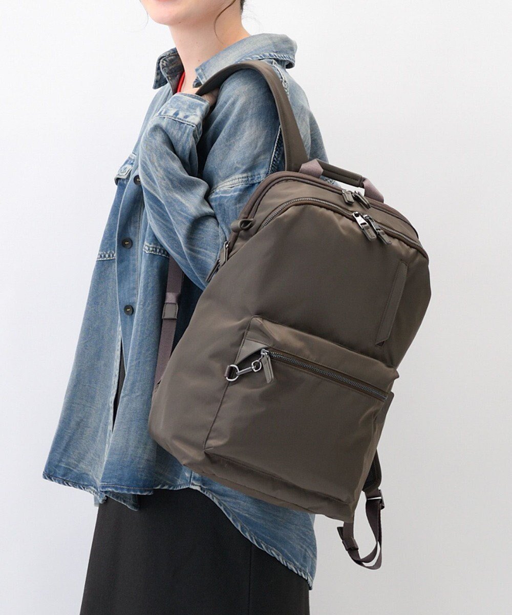 【エースバッグズアンドラゲッジ/ACE BAGS & LUGGAGE】のW .Day/Night ポッケス ハグリュック A4サイズ 14.0インチPC収納 20212 ダブルアンドデイナイト インテリア・キッズ・メンズ・レディースファッション・服の通販 founy(ファニー) ファッション Fashion レディースファッション Fashion for Women バッグ Bags コラボ Collaboration, Collab 傘 Umbrella, Parasol ショルダー Shoulder, Shoulder Strap スリム Slim, Slim Fit スリーブ Sleeve, Long Sleeve / Short Sleeve フィット Fit, Slim Fit フラップ Flap, Flap Pocket フロント Front, Front Design ポケット Pocket, Pocket Detail ポシェット Pochette, Mini Bag リアル Real, Realistic リュック Backpack, Rucksack おすすめ Recommended / Our Picks ビジネス 仕事 通勤 Business / Work / Commuting アッシュブラウン|ID: prp329100004871300 ipo3291000000036312339