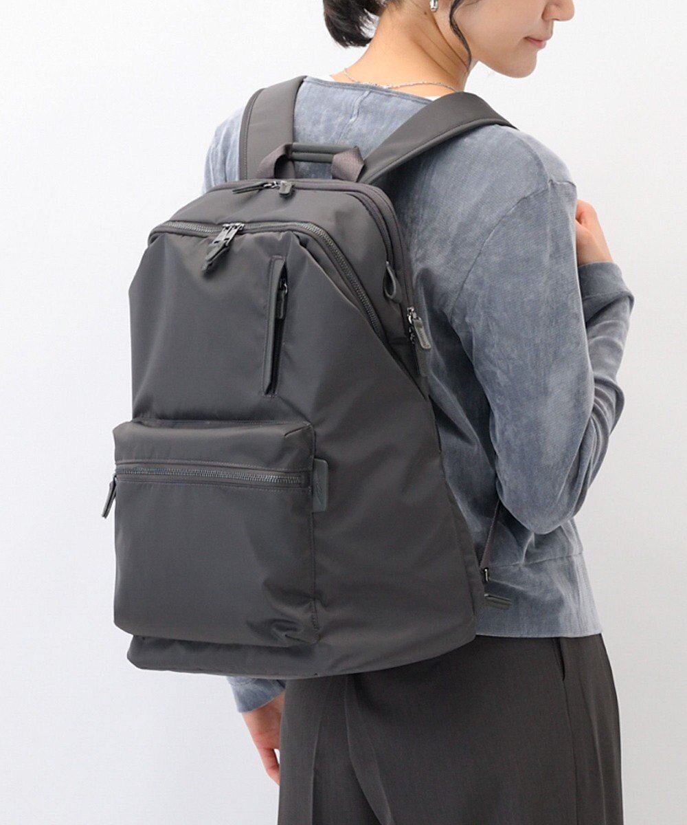 【エースバッグズアンドラゲッジ/ACE BAGS & LUGGAGE】のW .Day/Night ポッケス ハグリュック B4サイズ 15.6インチPC収納 20213 ダブルアンドデイナイト インテリア・キッズ・メンズ・レディースファッション・服の通販 founy(ファニー) ファッション Fashion レディースファッション Fashion for Women バッグ Bags コラボ Collaboration, Collab 傘 Umbrella, Parasol ショルダー Shoulder, Shoulder Strap スリム Slim, Slim Fit スリーブ Sleeve, Long Sleeve / Short Sleeve フィット Fit, Slim Fit フラップ Flap, Flap Pocket フロント Front, Front Design ポケット Pocket, Pocket Detail ポシェット Pochette, Mini Bag リアル Real, Realistic リュック Backpack, Rucksack おすすめ Recommended / Our Picks ビジネス 仕事 通勤 Business / Work / Commuting ダークグレー|ID: prp329100004871301 ipo3291000000036312353