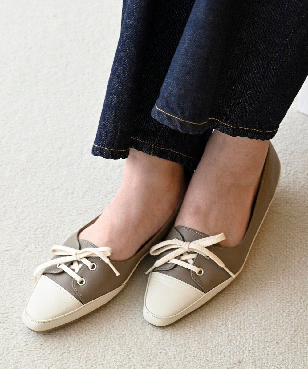 【アポム/APOM】の【CRAHUG限定】日本製 晴雨兼用フラットスニーカーパンプス15 インテリア・キッズ・メンズ・レディースファッション・服の通販 founy(ファニー) ファッション Fashion レディースファッション Fashion for Women クラシカル Classical, Vintage-Inspired シューズ Shoes, Footwear ストラップシューズ Strap Shoes, Mary Janes スニーカー Sneakers, Trainers スマート Smart, Elegant フォルム Silhouette, Form 日本製 Made In Japan エレガント 上品 Elegant ビジネス 仕事 通勤 Business / Work / Commuting グレージュコンビ|ID: prp329100004871801 ipo3291000000036322952