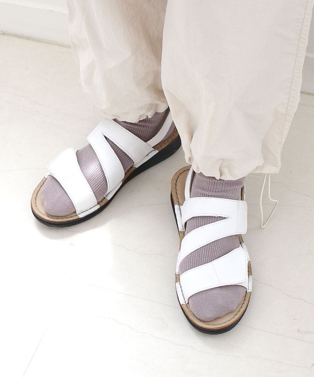 【ポインター/Pointer】の本革 甲幅調整 マジックテープ付きサンダル インテリア・キッズ・メンズ・レディースファッション・服の通販 founy(ファニー) 　ファッション　Fashion　レディースファッション　Fashion for Women　インソール　Shoe Insole　春　Spring　クッション　Cushion, Throw Pillow　軽量　Lightweight, Ultra Light　サンダル　Sandals, Summer Shoes　ストラップサンダル　Strappy Sandals, Strap Sandals　フィット　Fit, Slim Fit　ラップ　Wrap, Wrap Design　S/S・春夏　SS, Spring/Summer, Warm Season　夏　Summer　ホワイト|ID: prp329100004871986 ipo3291000000036326809