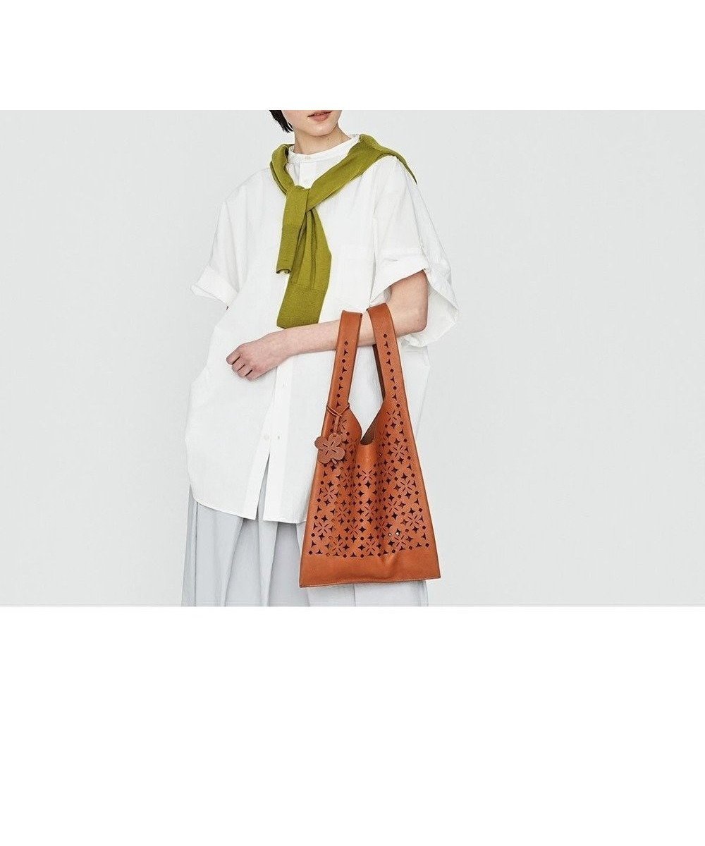 【ゲンテン/genten】のクアドリフォリオ 小 インテリア・キッズ・メンズ・レディースファッション・服の通販 founy(ファニー) ファッション Fashion レディースファッション Fashion for Women バッグ Bags 春 Spring ポケット Pocket, Pocket Detail モチーフ Motif, Design Theme ライニング Inner Lining, Inner Fabric, Lined ワーク Workwear, Utility Style ブラウン|ID: prp329100004872021 ipo3291000000036327017