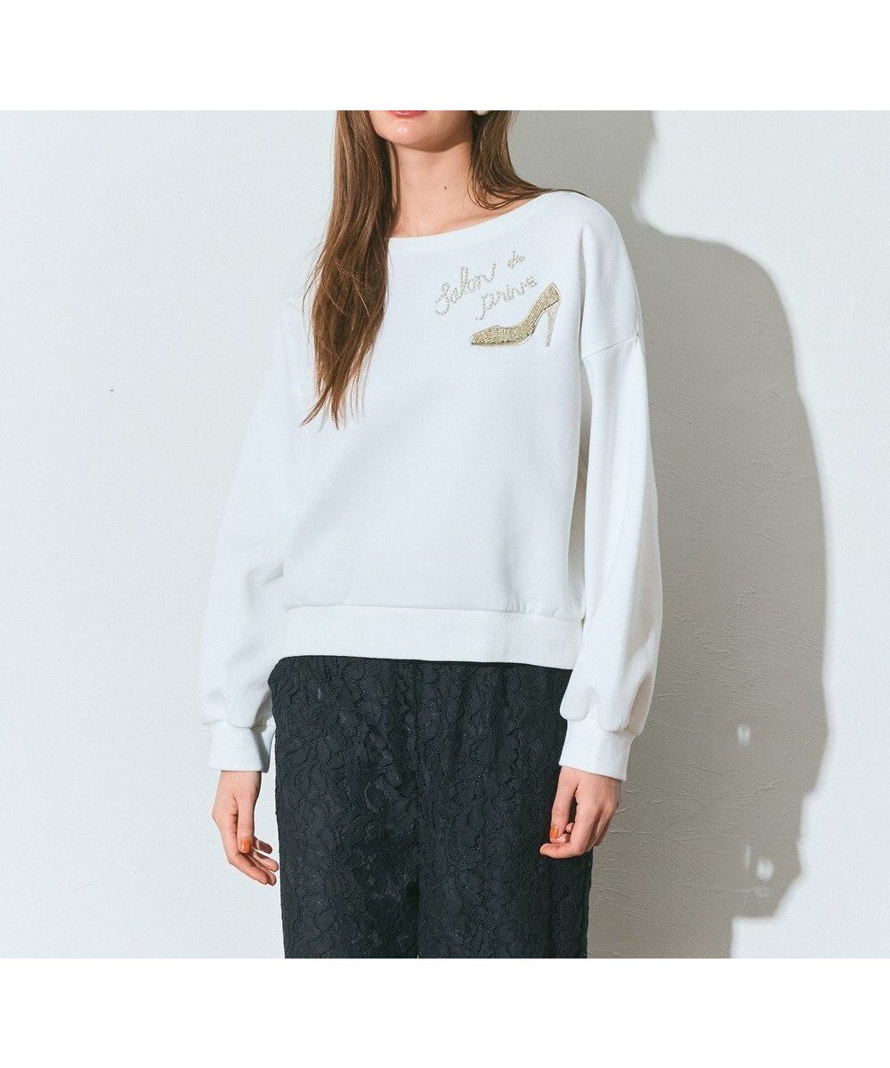 【グレース コンチネンタル/GRACE CONTINENTAL】のモチーフ刺繍スウェットトップ 人気、トレンドファッション・服の通販 founy(ファニー) ファッション Fashion レディースファッション Fashion for Women トップス・カットソー Cut & Sew Tops シャツ・ブラウス・オフィスカジュアル Elegant Blouses & Button-Ups レディースパーカー・カジュアルフーディー Casual Hoodies & Sweatshirts ロングTシャツ・Tシャツ Longline T-Shirts & Tees スウェット・クルーネックトップス Sweatshirts & Crewnecks / Relaxed Fit Sweat Tops カットソー・ベーシックTシャツ Cut-and-Sewn Tops / Stretch Tees & Basics エアリー Airy Texture カットソー Cut and Sewn Top ダブル Double, Double-Breasted モチーフ Motif, Design Theme 夏 Summer 春 Spring S/S・春夏 SS, Spring/Summer, Warm Season other-1|ID: prp329100004872031 ipo3291000000036327050