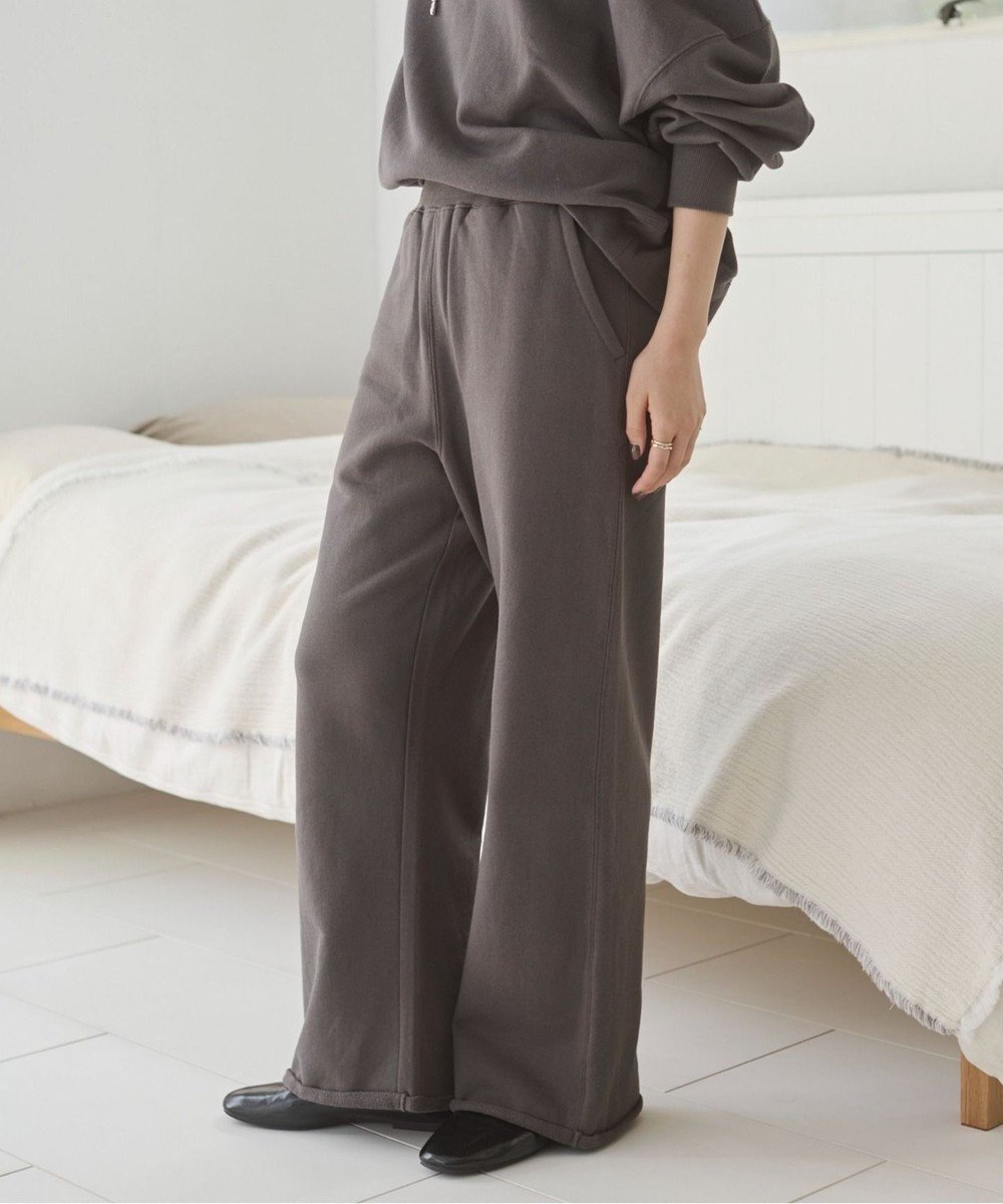 【ウィゴー/WEGO】の【ANGIE VINTAGE/セットアップ対応】ワイドスウェットパンツ インテリア・キッズ・メンズ・レディースファッション・服の通販 founy(ファニー) 　ファッション　Fashion　レディースファッション　Fashion for Women　セットアップ　Matching Sets　レディースパンツ・ボトムス　Pants & Trousers / Bottoms　コンパクト　Compact, Small Size　ジャケット　Jacket, Outerwear　スウェット / スエット　Sweatshirt, Sweatwear　スポーツ　Sports, Activewear　セットアップ　Set-Up, Coordinated Outfit　トレンド　Trend, Trending Now　ベーシック　Basic, Essential　ボトム　Bottoms, Lower Wear　ポケット　Pocket, Pocket Detail　ミックス　Mix, Mixed Style　リラックス　Relax, Relaxed Fit　ワイド　Wide, Wide Fit　A/W・秋冬　Autumn/Winter　S/S・春夏　SS, Spring/Summer, Warm Season　おすすめ　Recommended / Our Picks　お家時間・ステイホーム　Stay Home / At Home　夏　Summer　2024年　2024　旅行　Travel　2024-2025秋冬・A/W　Autumn/Winter 2024–25 AW24–25　スミクロ|ID: prp329100004872048 ipo3291000000036327202