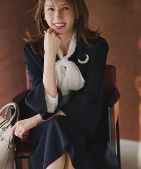 【組曲/KUMIKYOKU】の【KUMIKYOKU NAVY】コンフォータブルドレープ フレアスリーブジャケット 人気、トレンドファッション・服の通販 founy(ファニー) ファッション Fashion レディースファッション Fashion for Women アウター Coat / Outerwear Collection レディースジャケット・軽アウター Jackets ノーカラージャケット / シンプル上品コーデ Collarless Jackets インナー Innerwear オケージョン Occasion Wear コレクション Collection, Seasonal Line コンパクト Compact, Small Size ジャケット Jacket, Outerwear スタイリッシュ Stylish, Fashionable セットアップ Set-Up, Coordinated Outfit トレンド Trend, Trending Now ドレス Dress, One-Piece フォルム Silhouette, Form フォーマル Formal, Dressy フレア Flare, Flared ベスト Vest, Waistcoat A/W・秋冬 Autumn/Winter 2022年 2022 S/S・春夏 SS, Spring/Summer, Warm Season 2022-2023秋冬・A/W Autumn/Winter 2022–23 AW22–23 夏 Summer エレガント 上品 Elegant セレモニー Ceremony 入学式 Entrance Ceremony 卒業式 Graduation Ceremony 結婚式 Wedding |ID:prp329100004877009