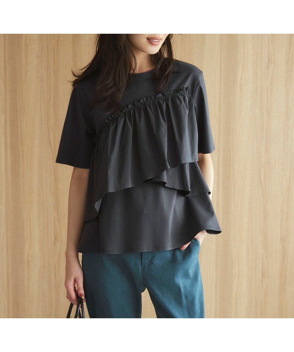 【23区/NIJYUSANKU】の【汗じみ防止/洗える】ランダムフリルジャージー ドッキング カットソー インテリア・キッズ・メンズ・レディースファッション・服の通販 founy(ファニー) 　ファッション　Fashion　レディースファッション　Fashion for Women　トップス・カットソー　Cut & Sew Tops　シャツ・ブラウス・オフィスカジュアル　Elegant Blouses & Button-Ups　ロングTシャツ・Tシャツ　Longline T-Shirts & Tees　カットソー・ベーシックTシャツ　Cut-and-Sewn Tops / Stretch Tees & Basics　エレガント 上品　Elegant　春　Spring　洗える　Machine Washable　カットソー　Cut and Sewn Top　吸水　Absorbent, Quick-Dry　シンプル　Simple, Minimal　タイプライター　Typewriter Fabric, Crisp Cotton　タフタ　Taffeta, Structured Fabric　ドッキング　Docking, Mixed Material　フリル　Frill, Ruffle　フレア　Flare, Flared　ペプラム　Peplum, Flared Hem　S/S・春夏　SS, Spring/Summer, Warm Season　おすすめ　Recommended / Our Picks　夏　Summer　ビジネス 仕事 通勤　Business / Work / Commuting　2025年　2025　2025春夏・S/S　Spring/Summer 2025 SS25　グレー系|ID: prp329100004877136 ipo3291000000036380423