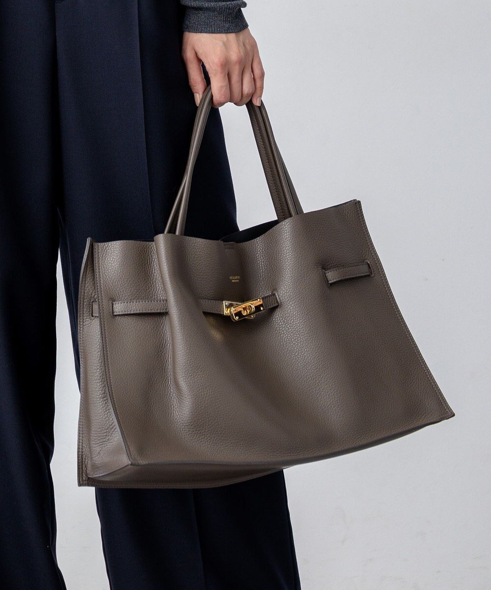 【23区/NIJYUSANKU】のVIOLAd ORO イタリアンWフェイスレザー ラージ トートバッグ 人気、トレンドファッション・服の通販 founy(ファニー) 　ファッション　Fashion　レディースファッション　Fashion for Women　バッグ　Bags　2025年　2025　2025-2026秋冬・A/W　Autumn/Winter 2025–26 AW25–26　イタリア　Italy　フェイス　Face, Facial Design　フロント　Front, Front Design　エレガント 上品　Elegant　 other-1|ID: prp329100004877402 ipo3291000000036383687