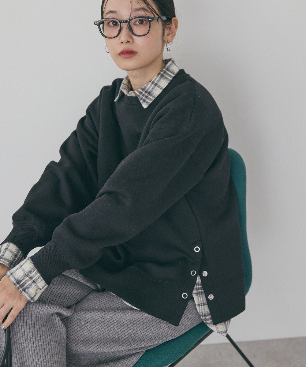 【アメリカンホリック/AMERICAN HOLIC】のサイドドットポンチプルオーバー インテリア・キッズ・メンズ・レディースファッション・服の通販 founy(ファニー) 　ファッション　Fashion　レディースファッション　Fashion for Women　トップス・カットソー　Cut & Sew Tops　レディースパーカー・カジュアルフーディー　Casual Hoodies & Sweatshirts　カジュアルプルオーバー・ニットトップス　Pullovers & Knit Tops / Casual Pullovers　スウェット・クルーネックトップス　Sweatshirts & Crewnecks / Relaxed Fit Sweat Tops　アメリカン　American Style　インナー　Innerwear　春　Spring　今季　This Season, Current Season　スウェット / スエット　Sweatshirt, Sweatwear　スタイリッシュ　Stylish, Fashionable　スリット　Slit, Slit Detail　フレア　Flare, Flared　プリーツ　Pleats, Pleated　ボックス　Boxy, Box Shape　ポケット　Pocket, Pocket Detail　ワイド　Wide, Wide Fit　S/S・春夏　SS, Spring/Summer, Warm Season　夏　Summer　エレガント 上品　Elegant　Black|ID: prp329100004880105 ipo3291000000036417058